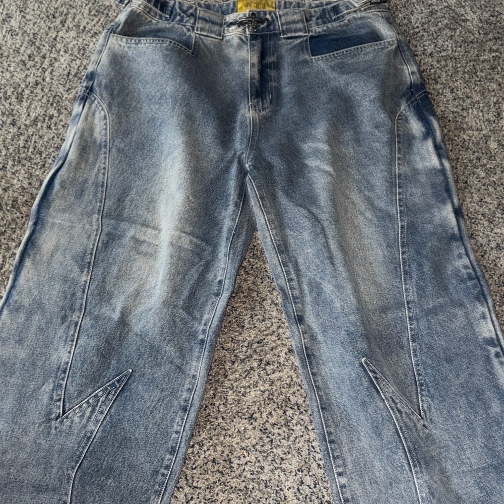 Relaxed Fit Denim Jeans in Classic Blue
